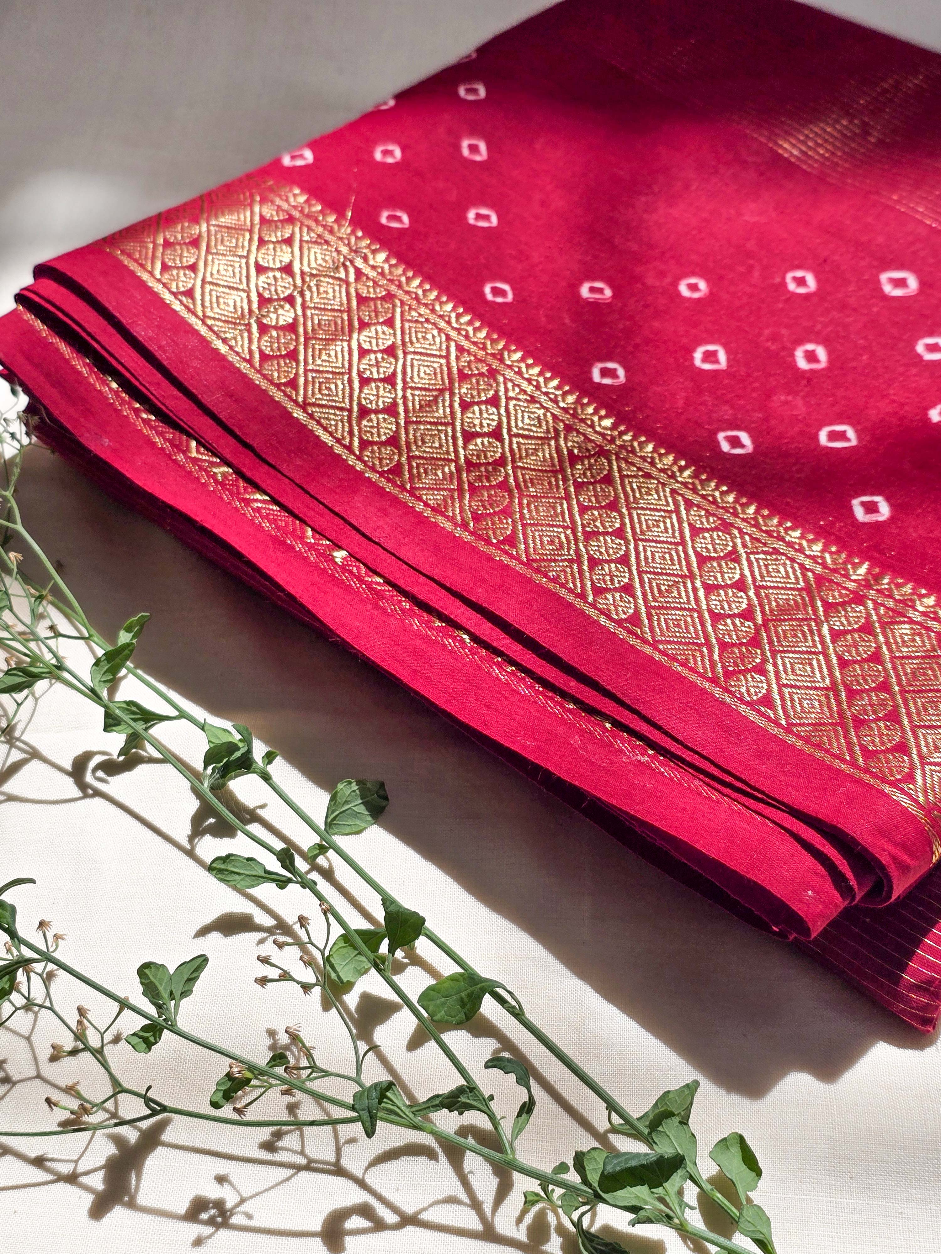 Vaira Oosi Sungudi Saree - Diamond Needle Texture Handloom Weave Vaira Oosi